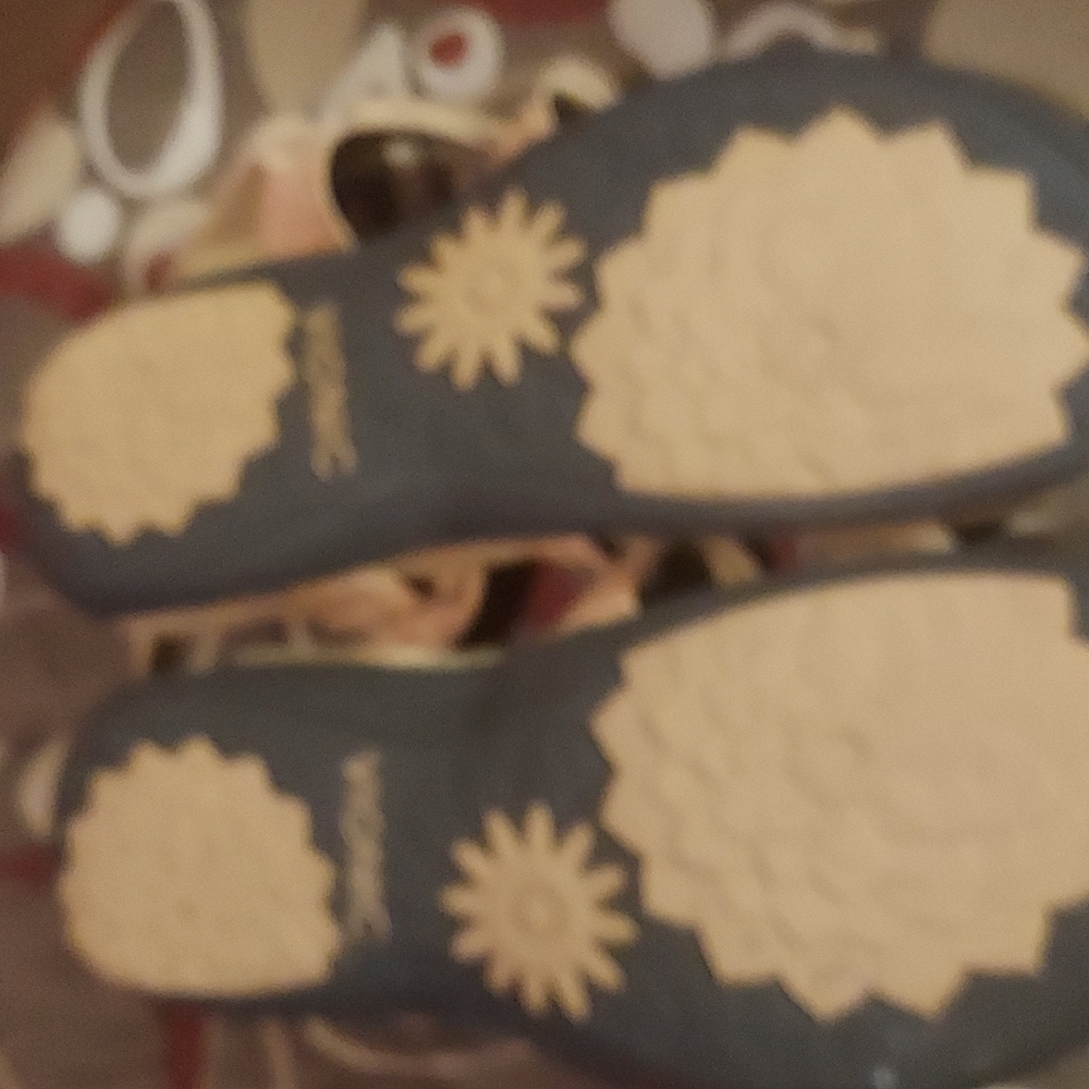Sandals - Picture 6 of 7